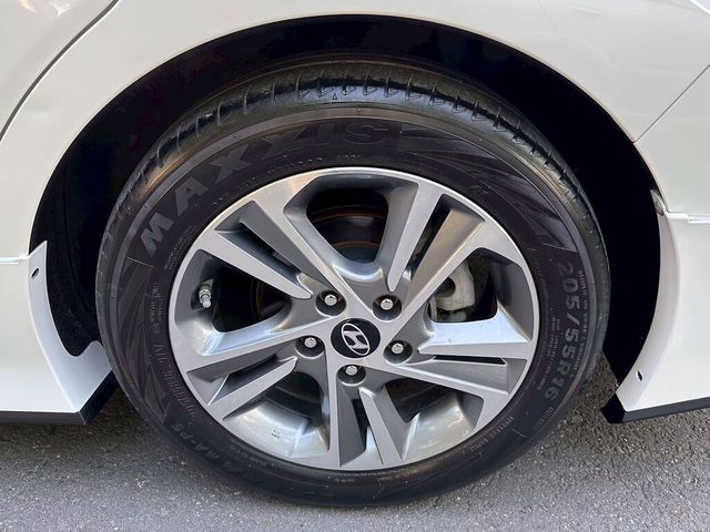 HYUNDAI現代 ELANTRA  第10張相片