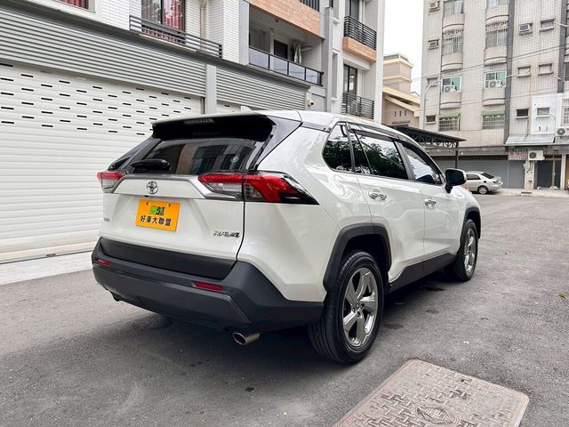 TOYOTA豐田 RAV4  第2張相片