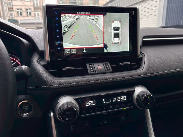 TOYOTA豐田 RAV4  第10張相片
