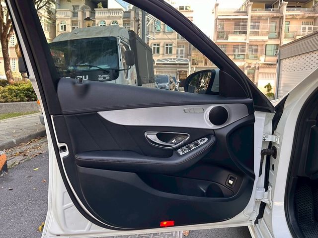 M-BENZ賓士 C250  第5張相片