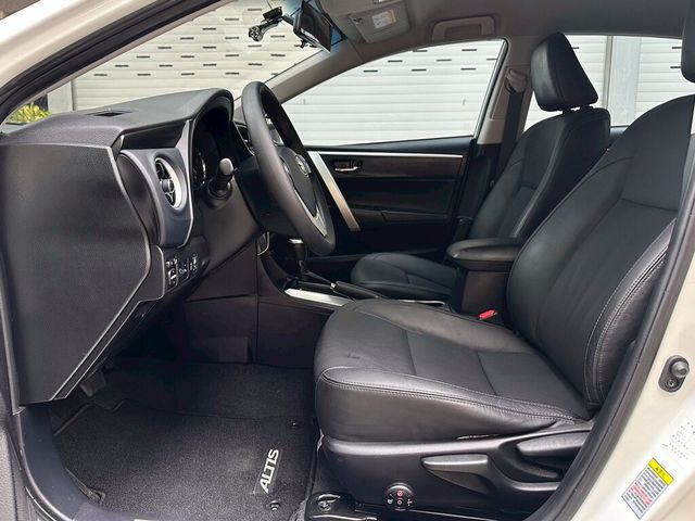 TOYOTA豐田 ALTIS  第6張相片