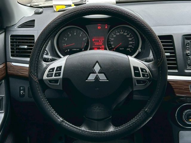 MITSUBISHI三菱 LANCER FORTIS  第8張相片