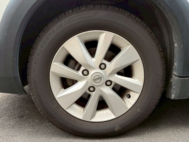 NISSAN日產 LIVINA  第8張相片