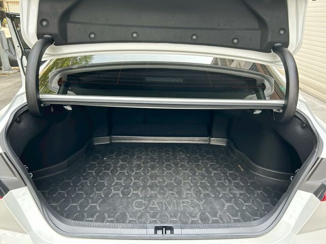 TOYOTA豐田 CAMRY  第17張相片