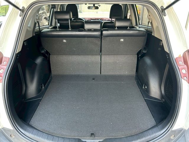 TOYOTA豐田 RAV4  第13張相片