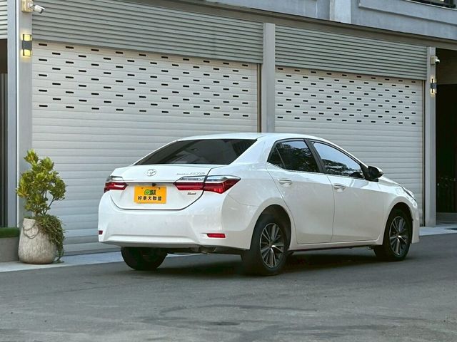 TOYOTA豐田 ALTIS  第2張相片