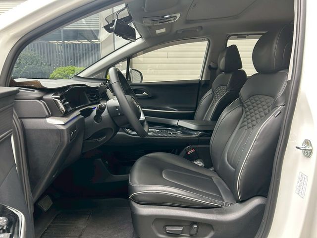 HYUNDAI現代 CUSTIN  第5張相片