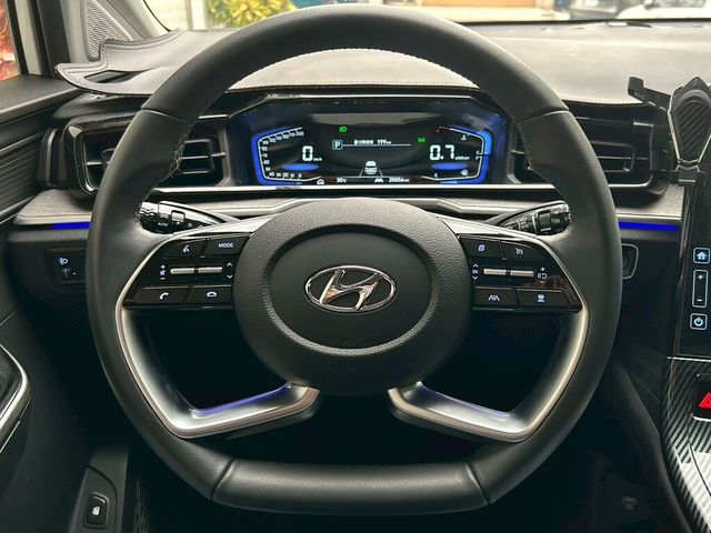 HYUNDAI現代 CUSTIN  第12張相片