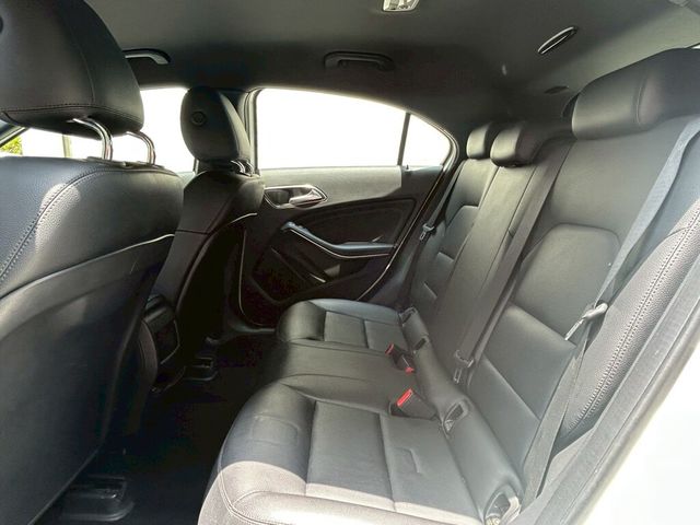 M-BENZ賓士 A180  第6張相片