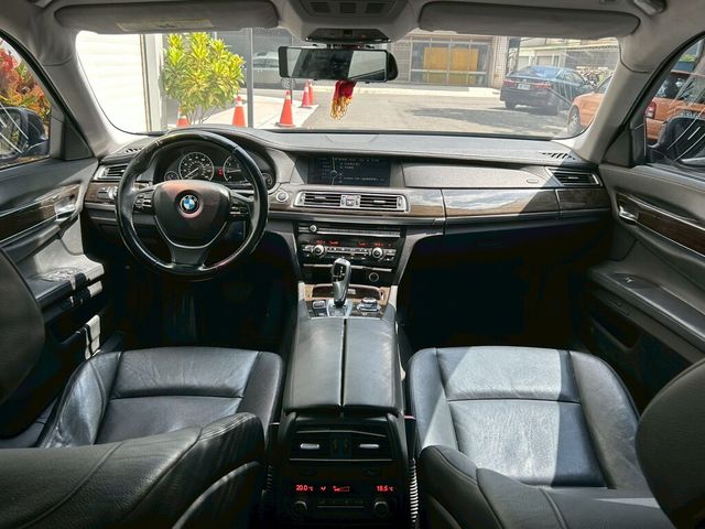 BMW寶馬 740LI  第7張相片