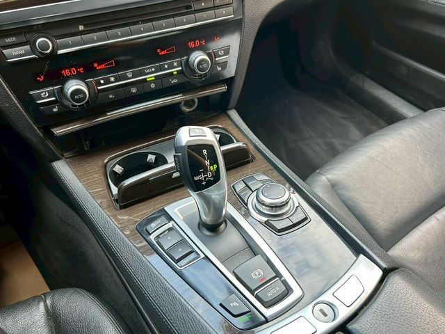 BMW寶馬 740LI  第10張相片