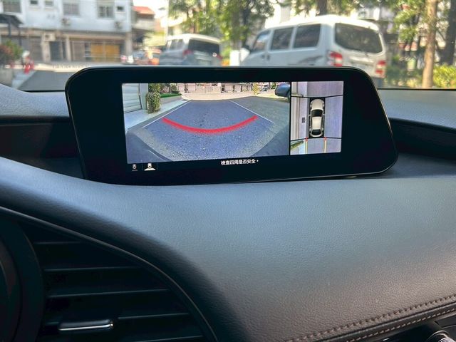 MAZDA馬自達 MAZDA 3  第9張相片