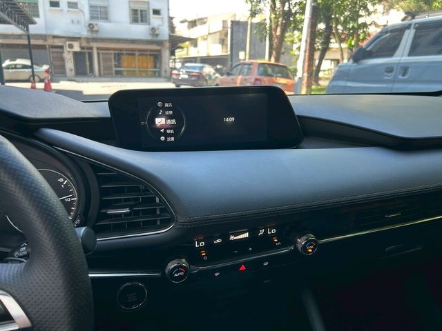 MAZDA馬自達 MAZDA 3  第10張相片