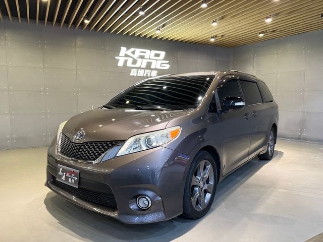 TOYOTA豐田 SIENNA  第1張相片