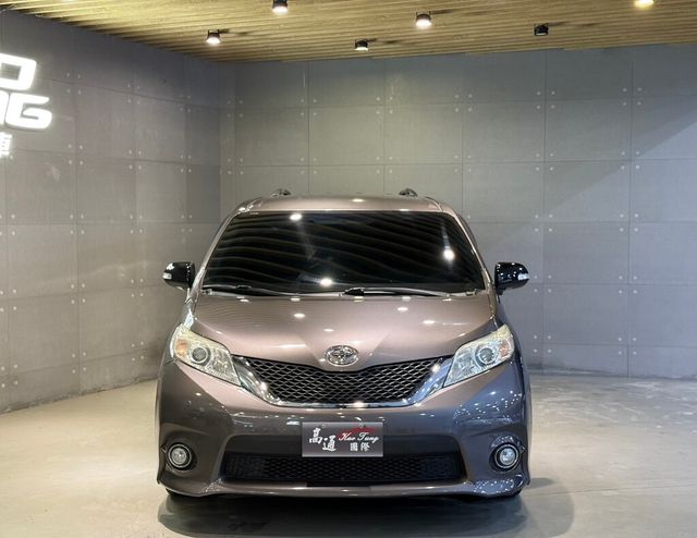 TOYOTA豐田 SIENNA  第3張相片