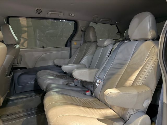 TOYOTA豐田 SIENNA  第8張相片