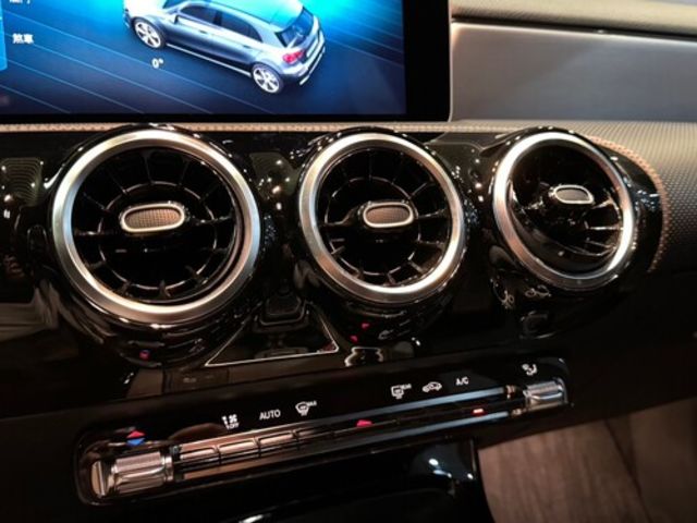 M-BENZ賓士 A250  第7張相片