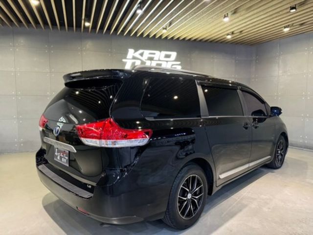 TOYOTA豐田 SIENNA  第2張相片
