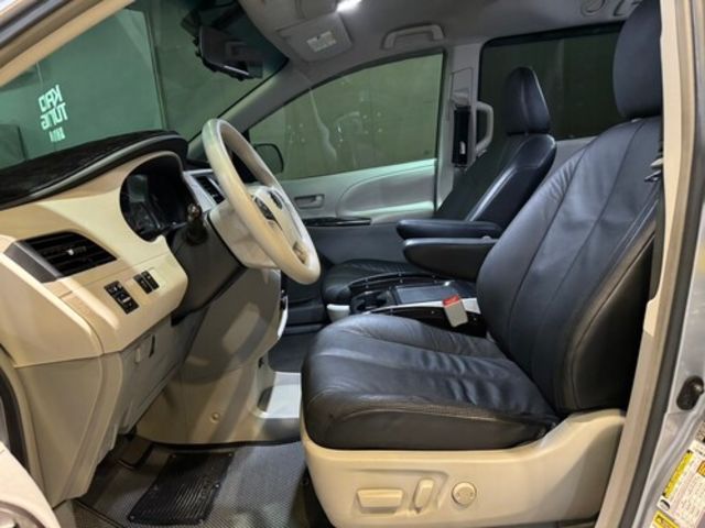TOYOTA豐田 SIENNA  第6張相片