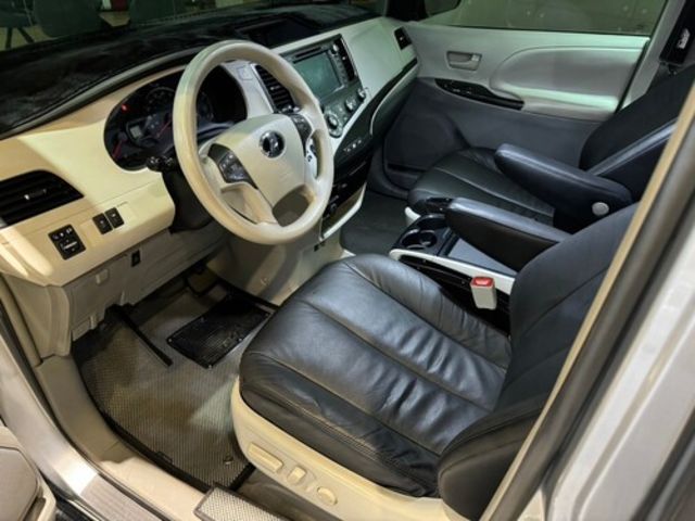 TOYOTA豐田 SIENNA  第12張相片