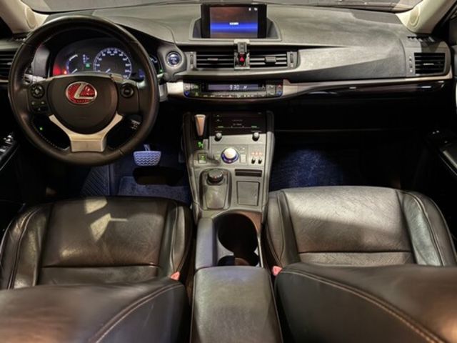 LEXUS凌志 CT200H  第5張相片