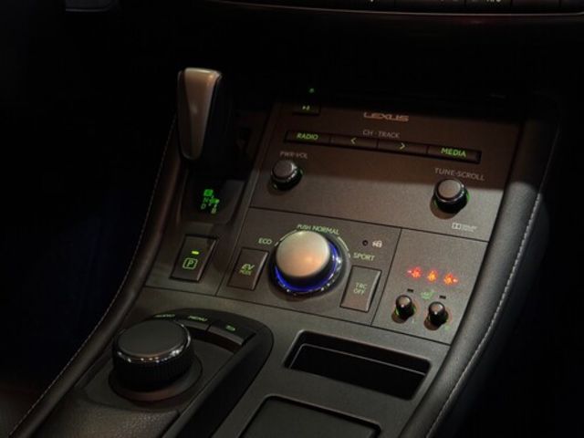 LEXUS凌志 CT200H  第11張相片