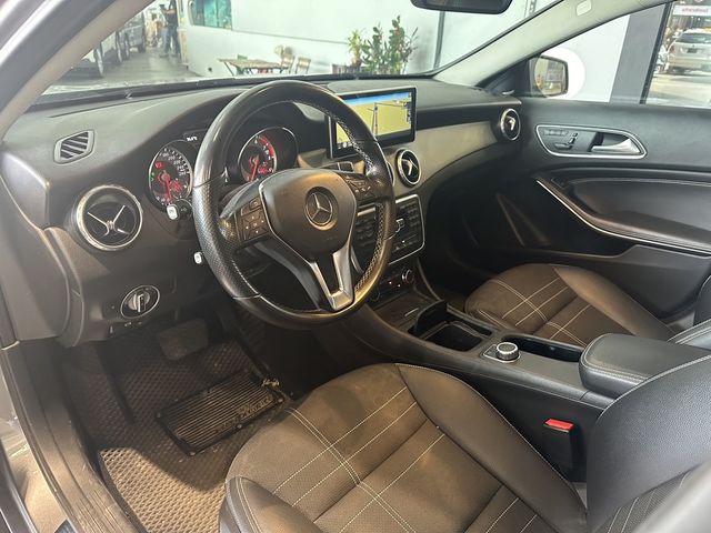 M-BENZ賓士 GLA200  第8張相片
