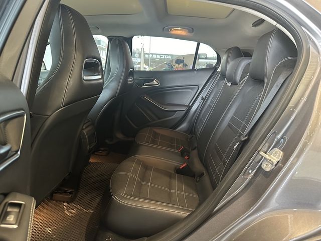 M-BENZ賓士 GLA200  第10張相片