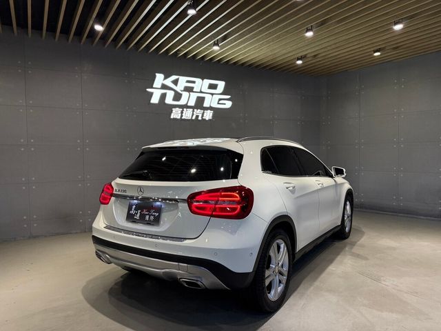 M-BENZ賓士 GLA200  第2張相片
