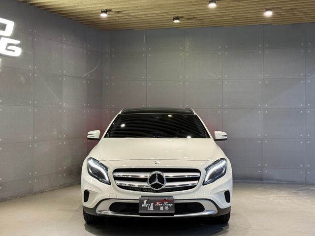 M-BENZ賓士 GLA200  第3張相片