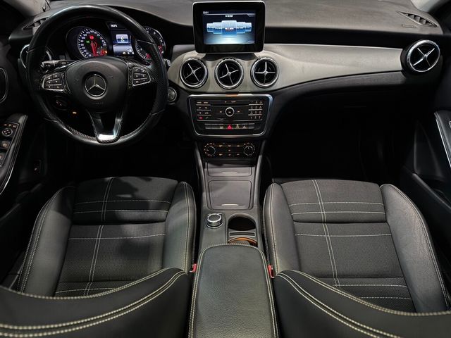 M-BENZ賓士 GLA200  第5張相片