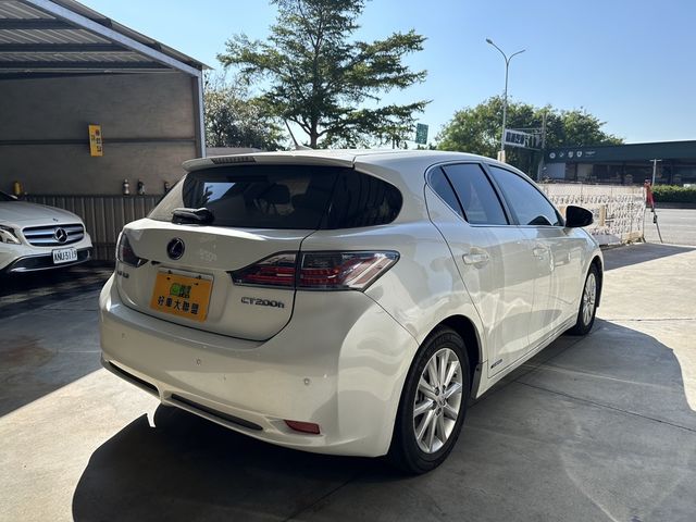 LEXUS凌志 CT200H  第2張相片