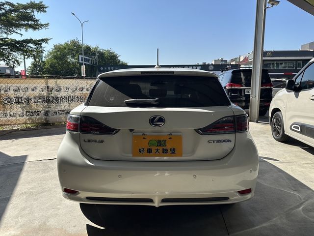 LEXUS凌志 CT200H  第4張相片