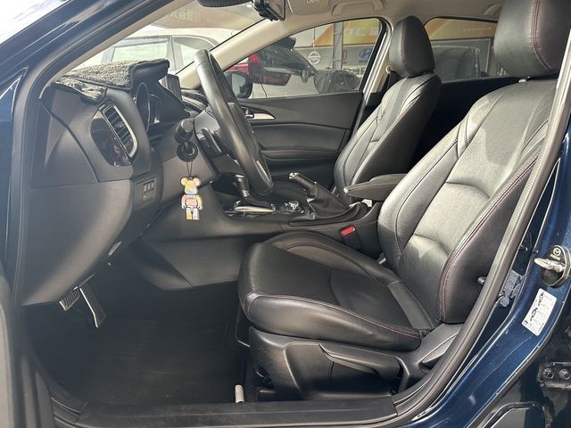 MAZDA馬自達 MAZDA 3  第9張相片