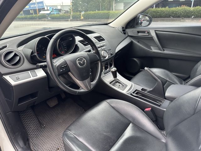 MAZDA馬自達 MAZDA 3  第8張相片