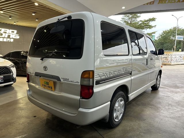TOYOTA豐田 HIACE  第2張相片