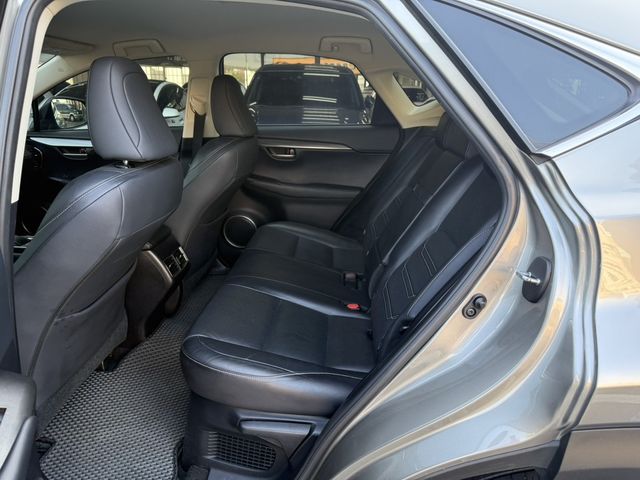 LEXUS凌志 NX300H  第9張相片