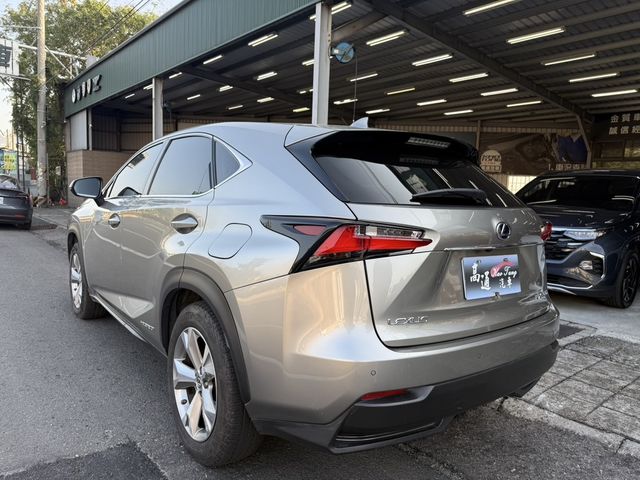 LEXUS凌志 NX300H  第10張相片