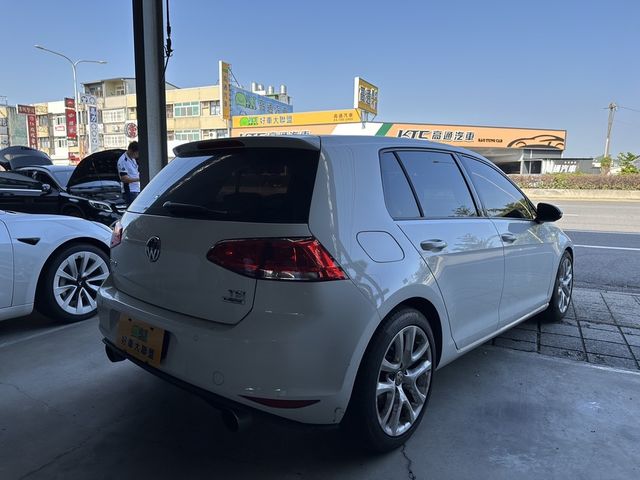 VOLKSWAGEN福斯 GOLF  第2張相片