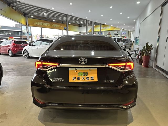 TOYOTA豐田 COROLLA ALTIS HYBRID  第4張相片