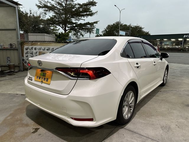 TOYOTA豐田 ALTIS  第3張相片