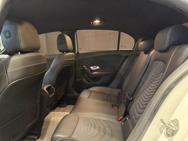 M-BENZ賓士 A180  第13張相片