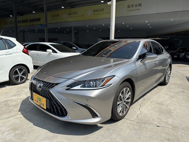 LEXUS凌志 ES300H  第1張相片