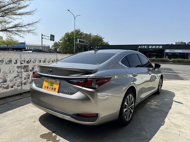 LEXUS凌志 ES300H  第2張相片