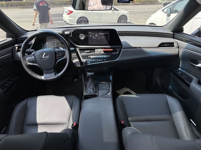 LEXUS凌志 ES300H  第5張相片