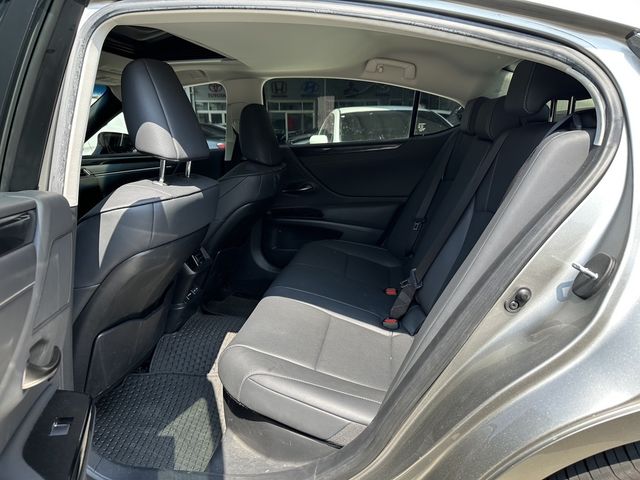 LEXUS凌志 ES300H  第10張相片