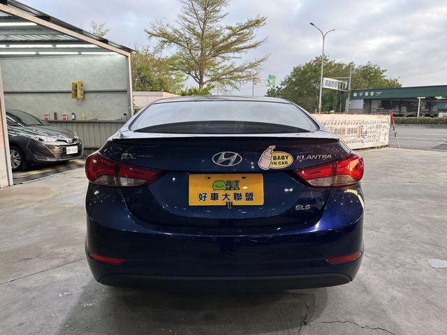HYUNDAI現代 ELANTRA  第4張相片