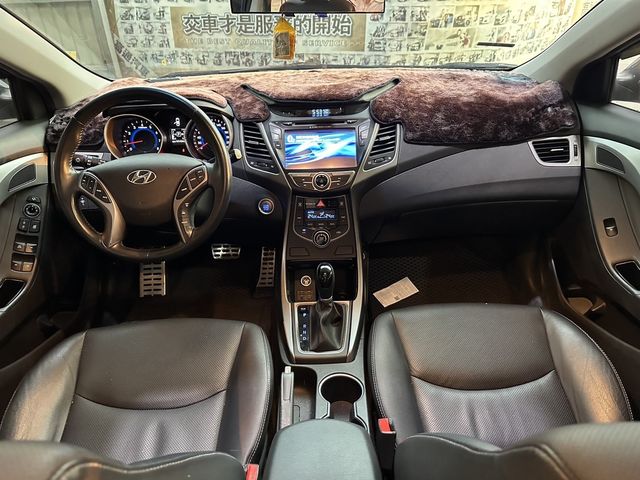 HYUNDAI現代 ELANTRA  第5張相片
