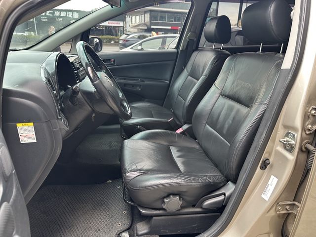 TOYOTA豐田 WISH  第8張相片