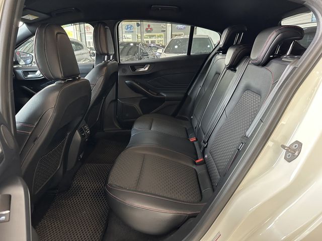 FORD福特 FOCUS ST  第10張相片